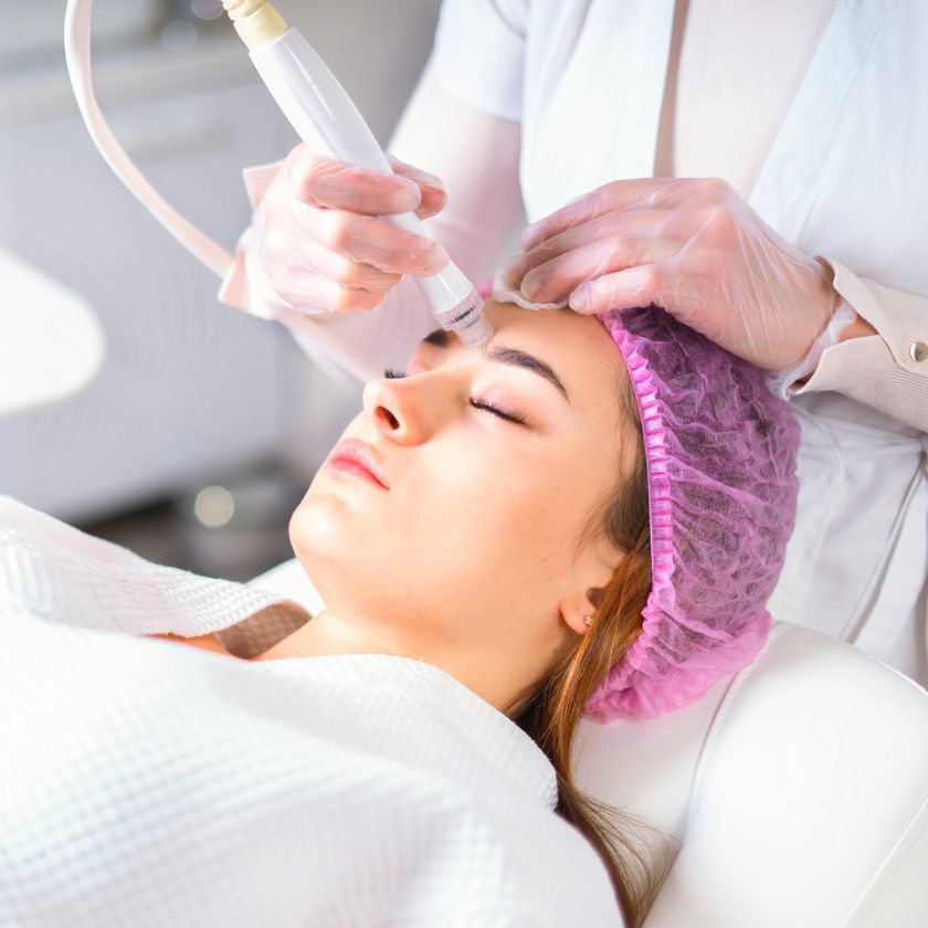 Hydra Facial at SINIMA Salon